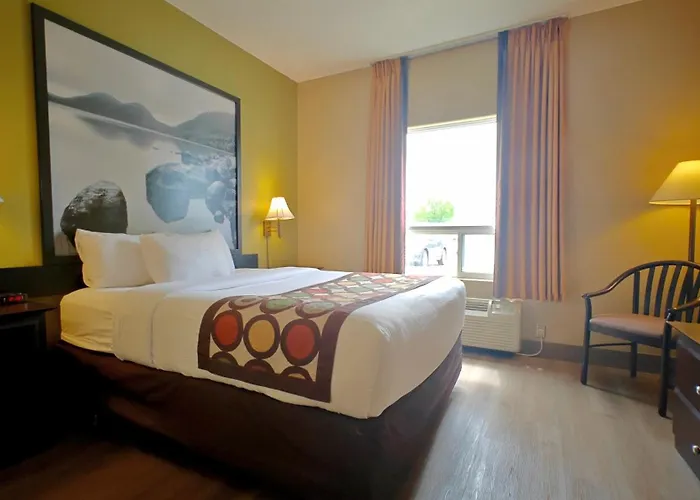 Super 8 By Wyndham Midland